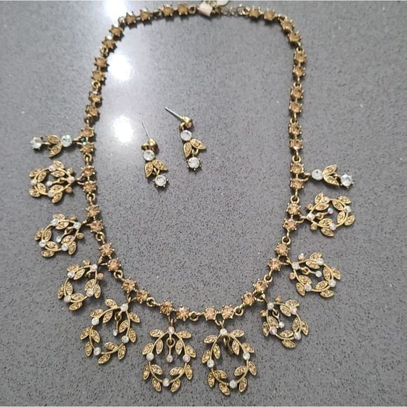 New rhistone necklace  beautiful New color go - Picture 2 of 4